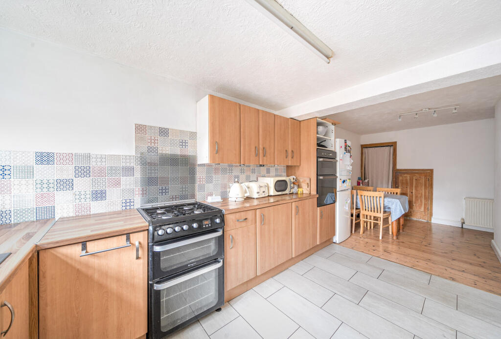 1356941-9-68d28bc...