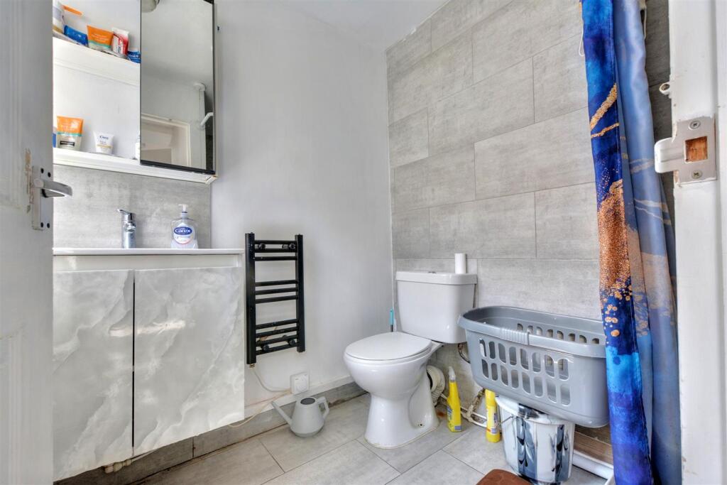 Shower Room.jpeg