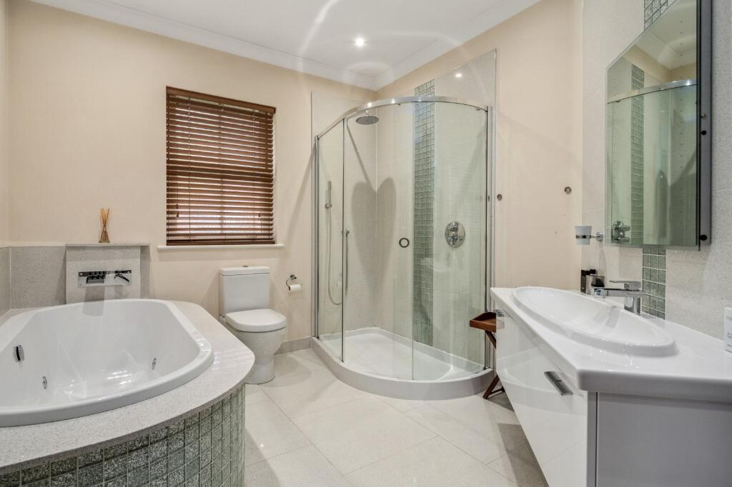Ensuite
