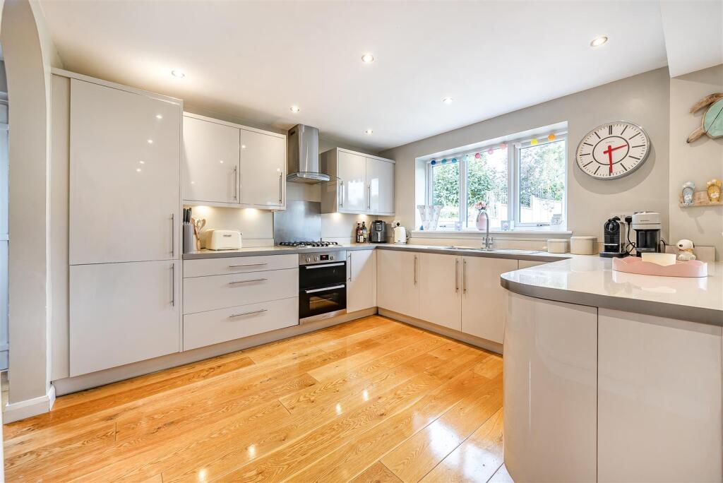 4 Acorn Way, Silverstone (4).jpg