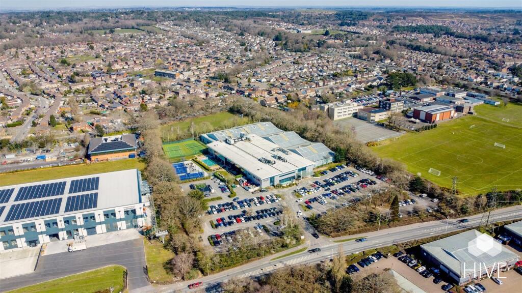 Close to David Lloyd Health Club
