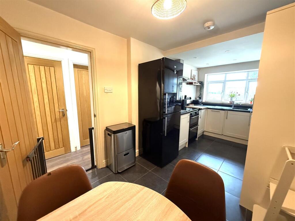 11 rectory lane dining room.jpeg