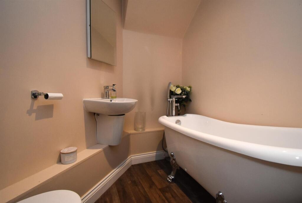 En-suite bathroom