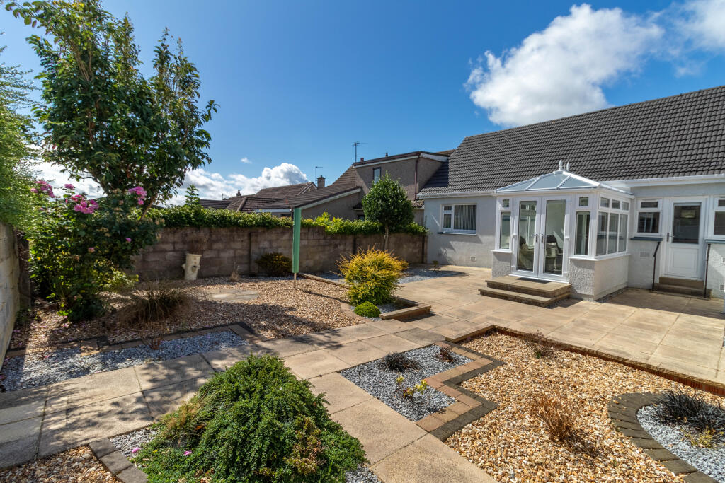 Rear Elevation/Rear Garden