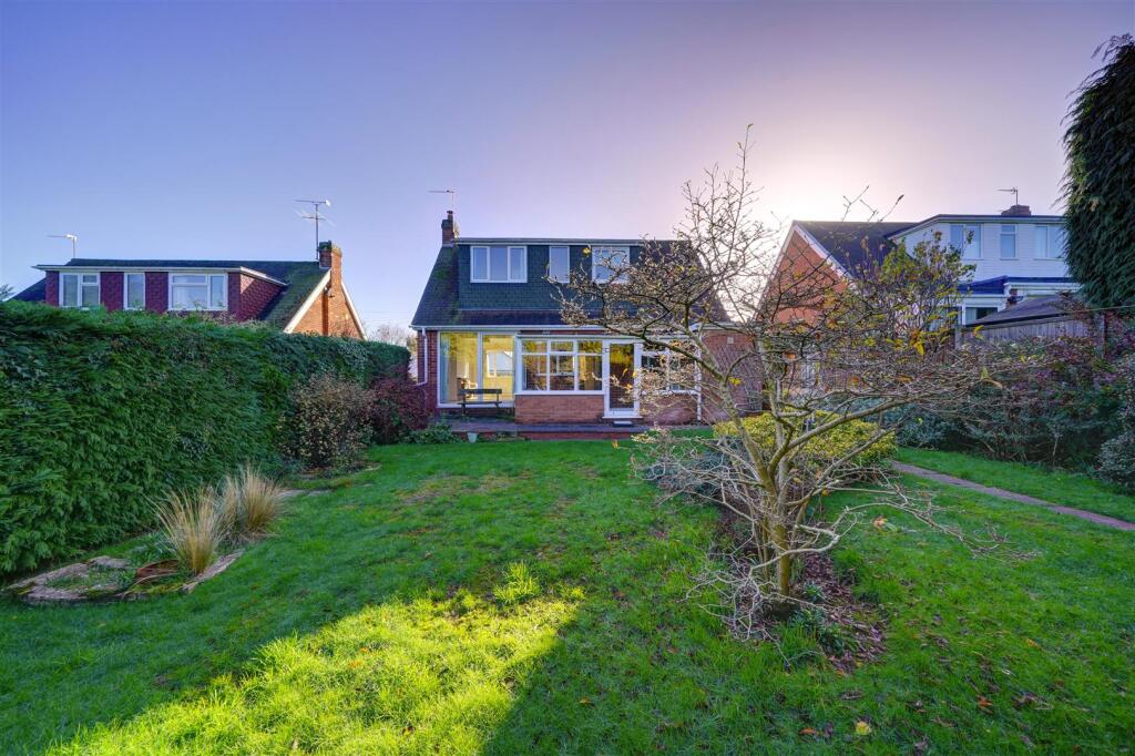 31 Hazelwood Close (1).jpg