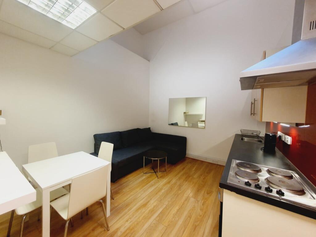 living room/kitchen