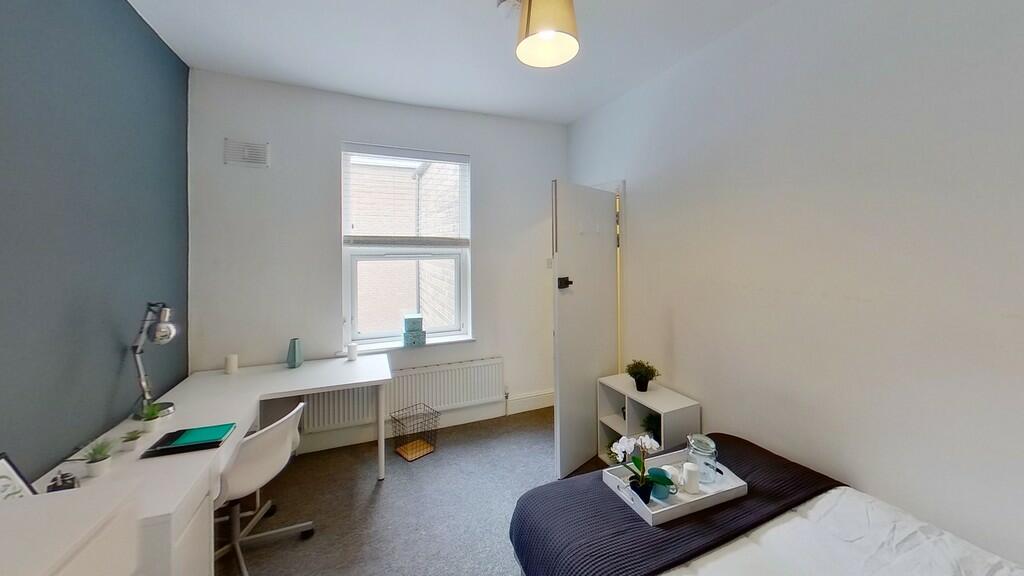 44-Wellington-Str...