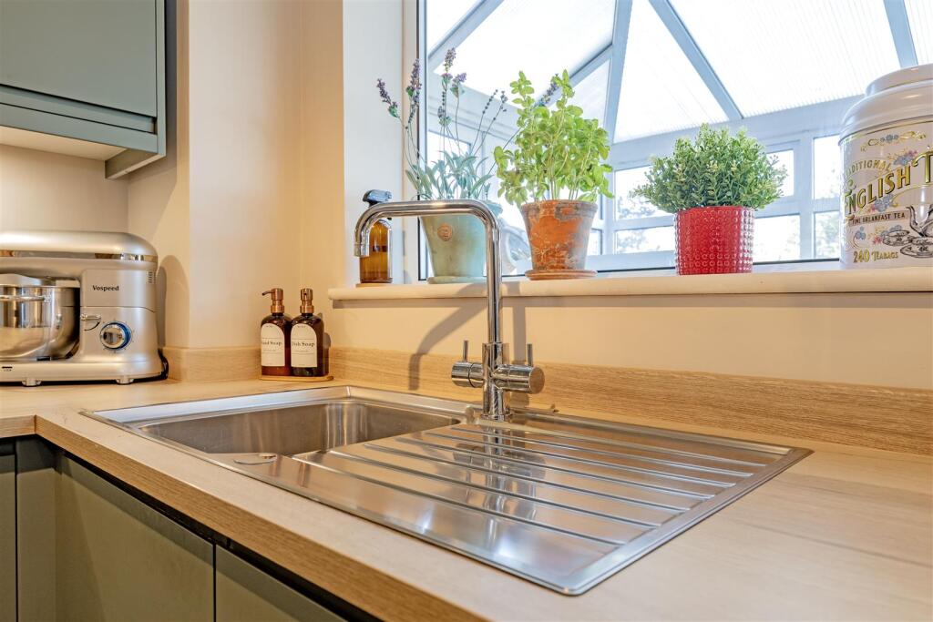 Kitchen-4.jpg