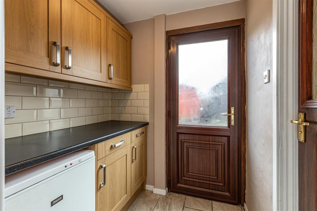 14 Eastfield Road Selkirk 15.JPG