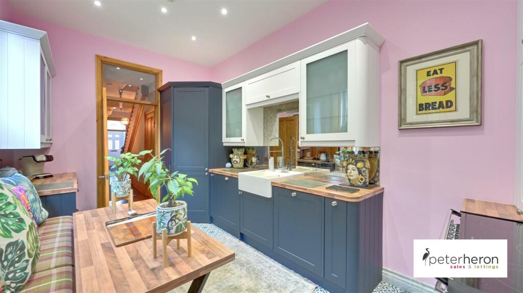 Breakfasting Kitchen