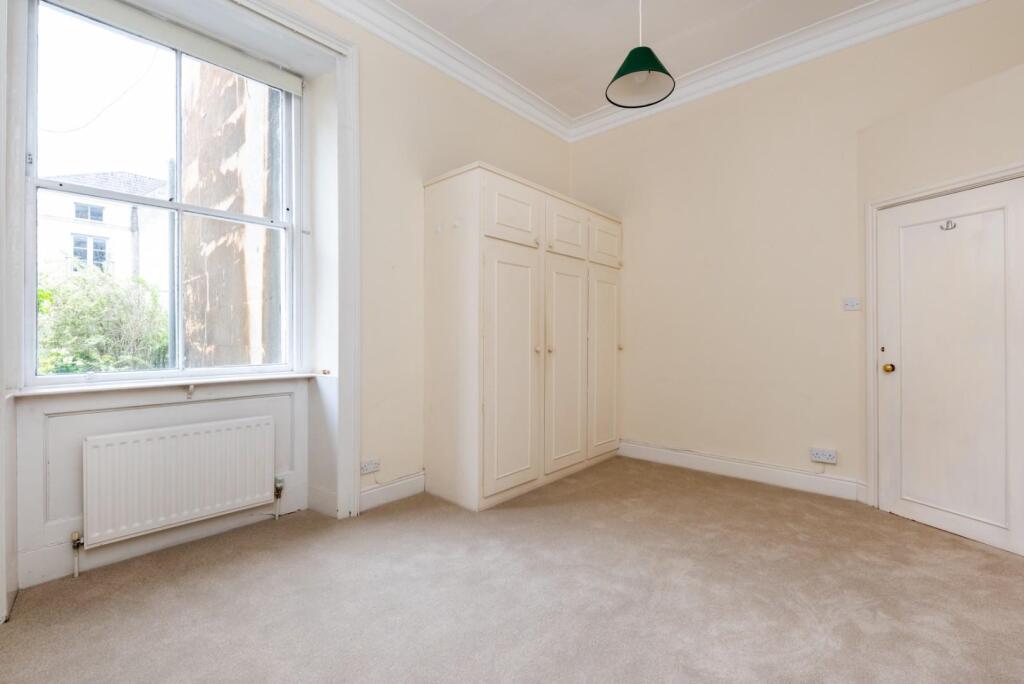 Flat, 3 Russell Street, Bath BA1 2GF-7.jpg