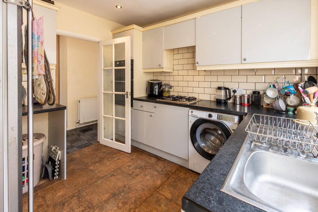 25 Oakleigh Road-...