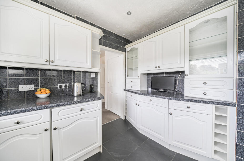 1356933-19-68e501...