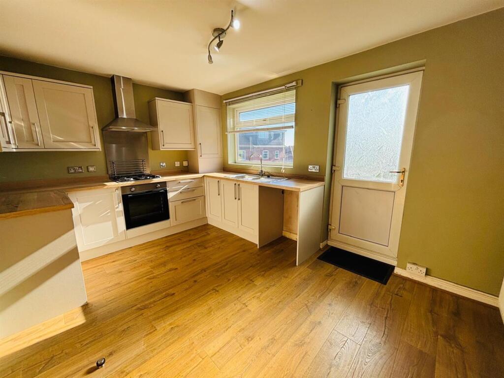 Fitted Dining Kitchen: