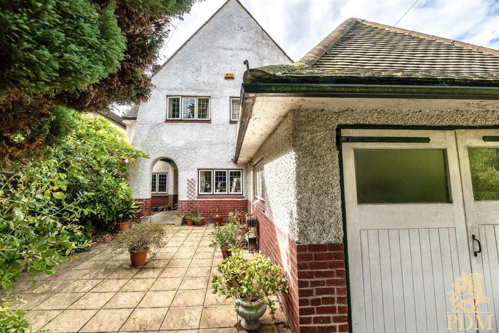 12a Thorncliffe Road (5 of 51).jpg