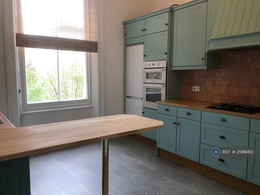 Kitchen Double Oven &amp; f/f