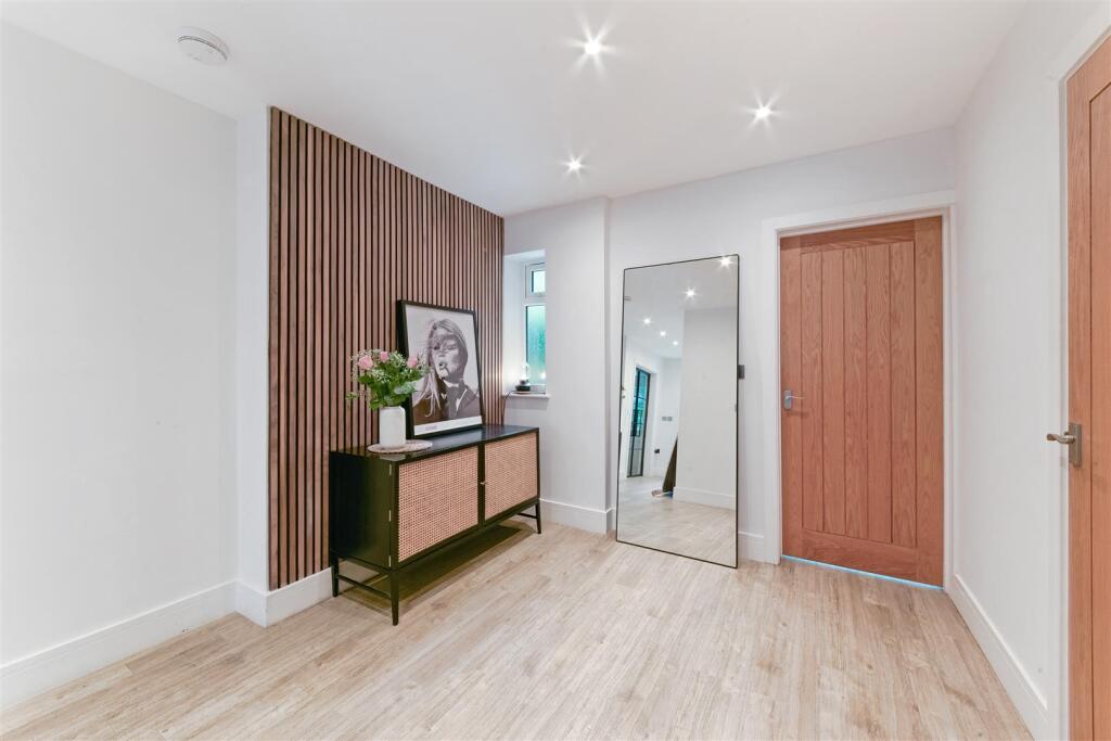 LONG DOWN LANE NORTH (5).jpg