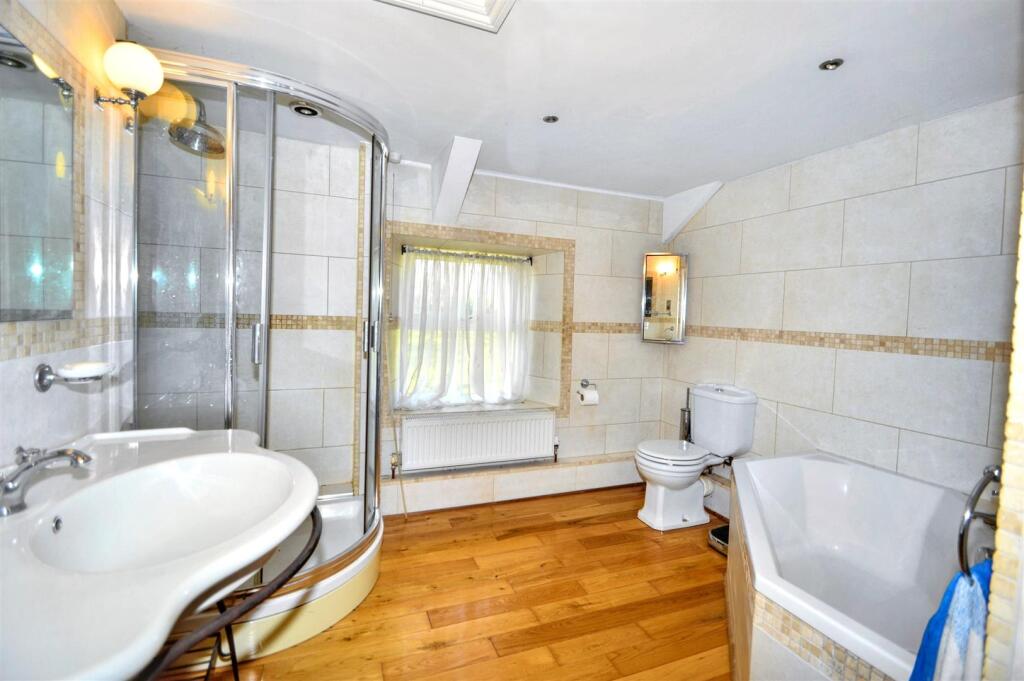 13 Bathroom