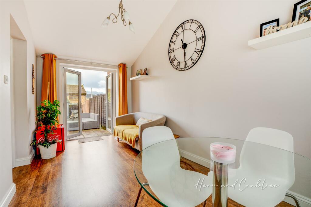 Runcorn Close, Old St Mellons, HernCrabtree (7).jp