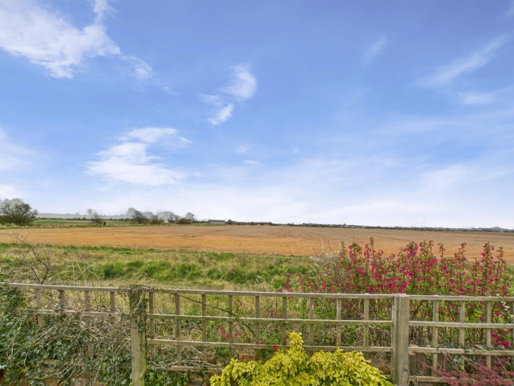 CAM02195G0-PR0068-STILL020