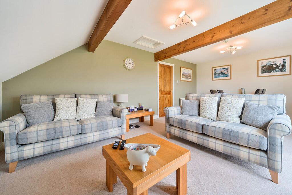 Living / Dining R...