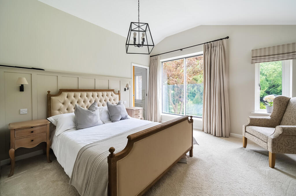 1296858-44-6835b5...