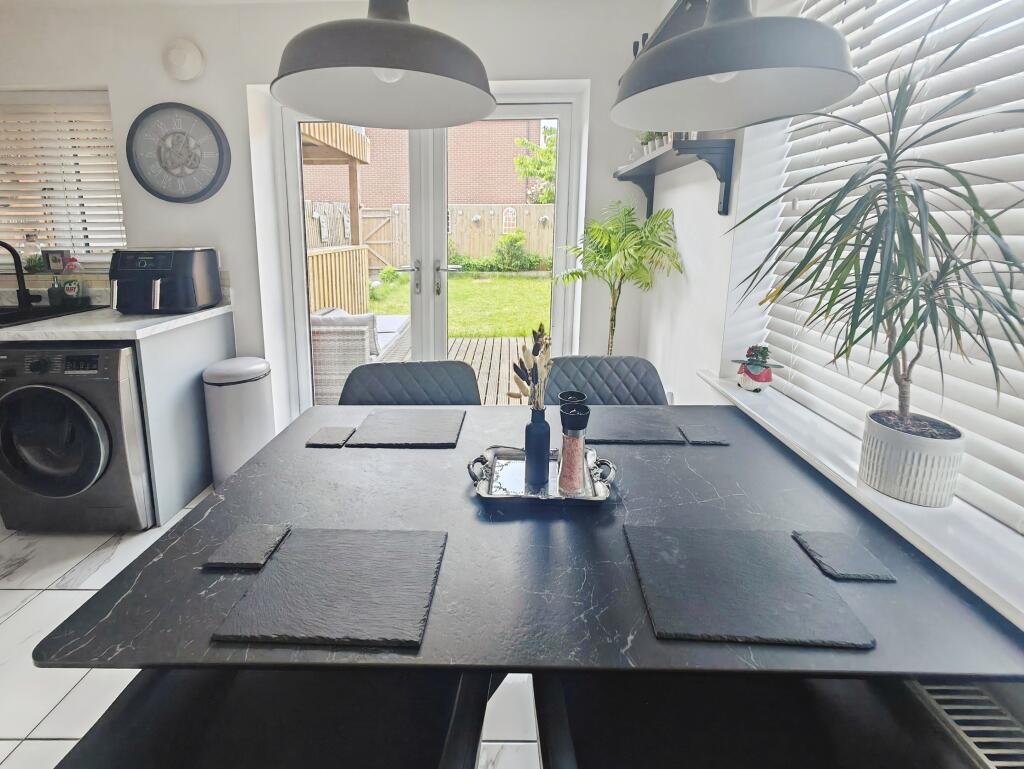 Dining Aspect