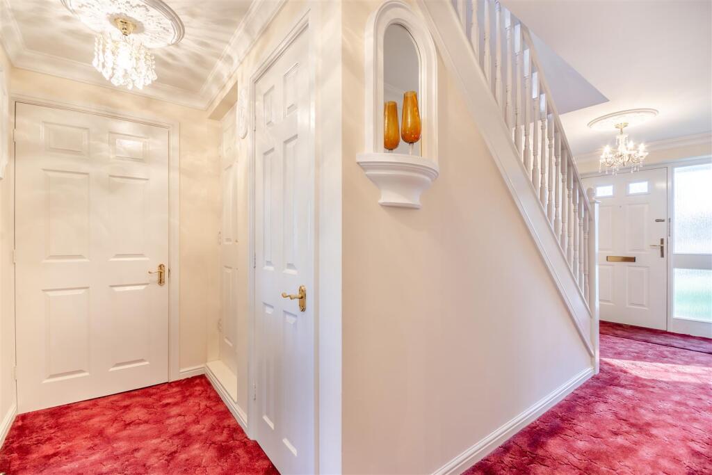 8666692-interior11.jpg