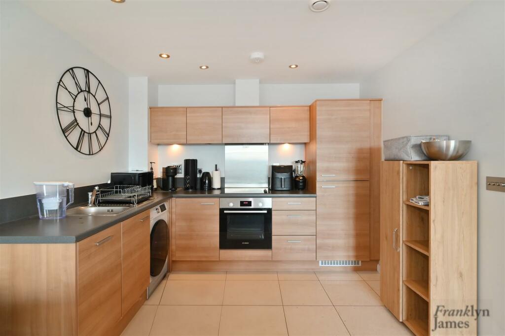 Commercial-Road (6).JPG