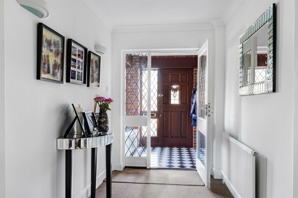 11 Greenhill Ave-1.jpg