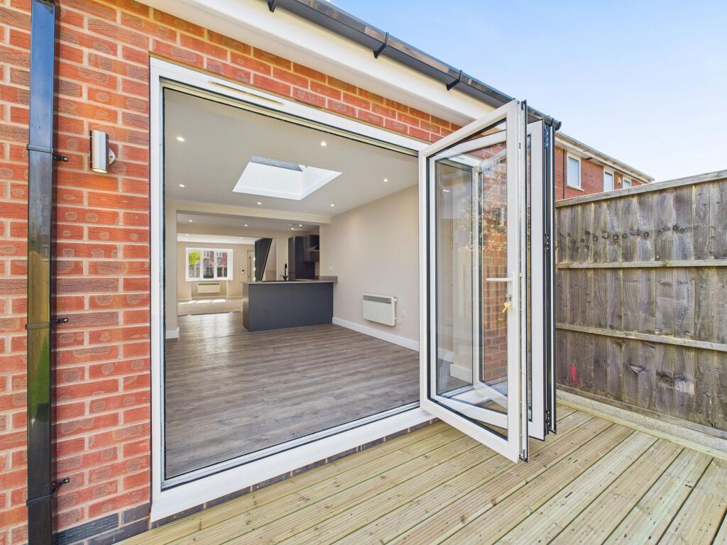 Open Plan Living onto Decking