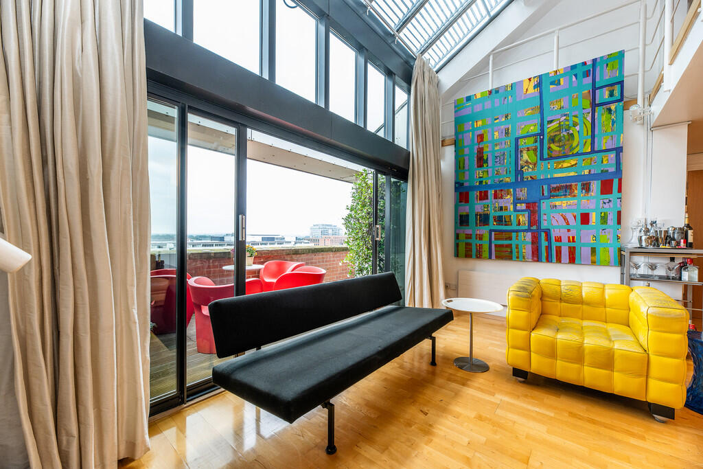 33 Kings Court 00...