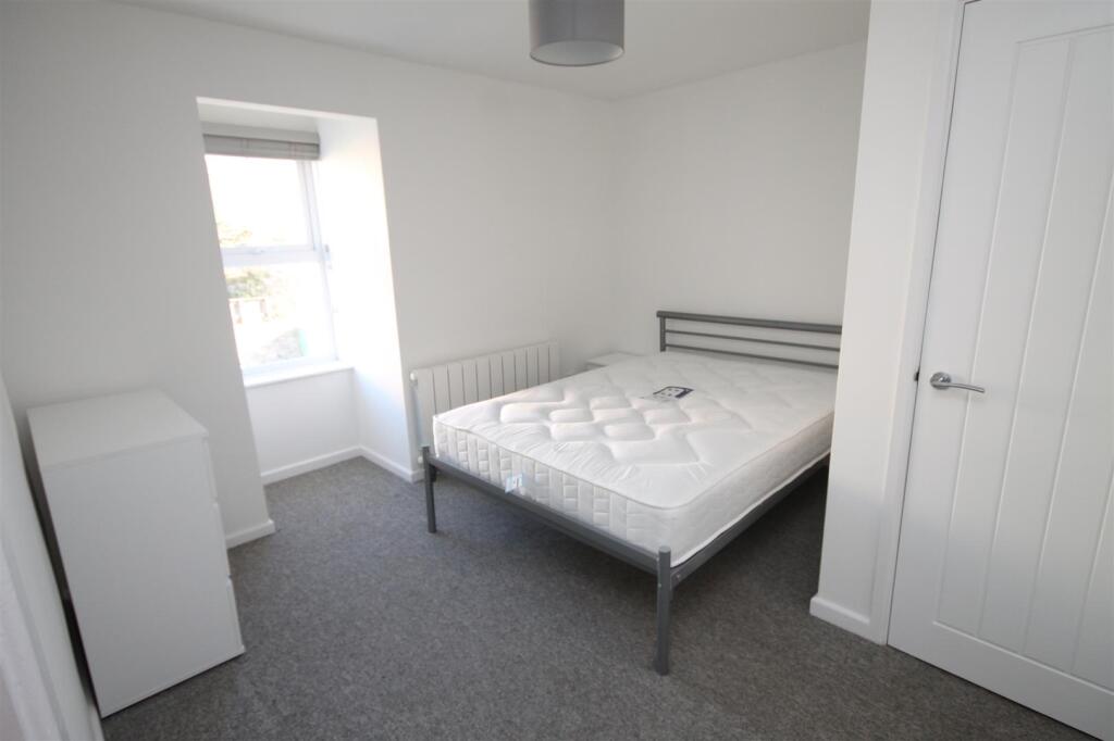 Bedroom.JPG