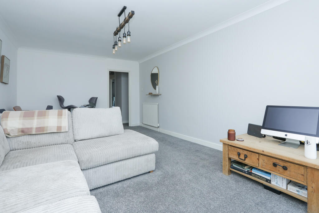 general Flat 4, Asht