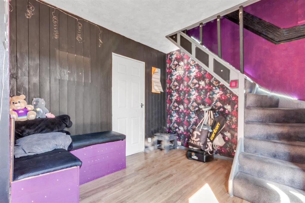 Dining Room 2 bl.jpg