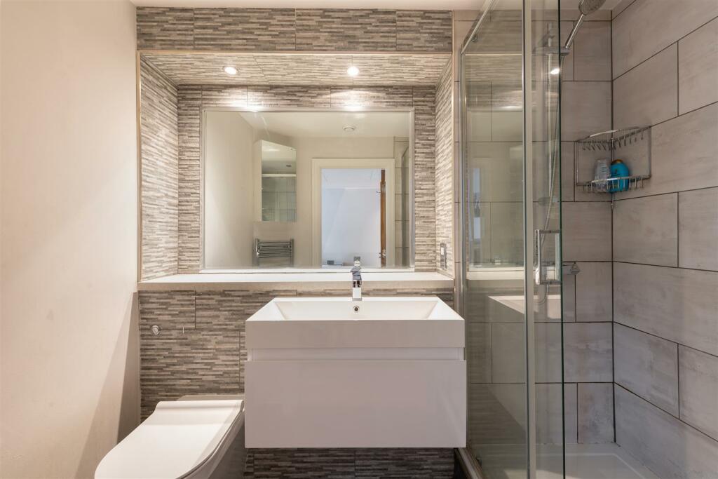 1 Aspect Court Lo-15.jpg