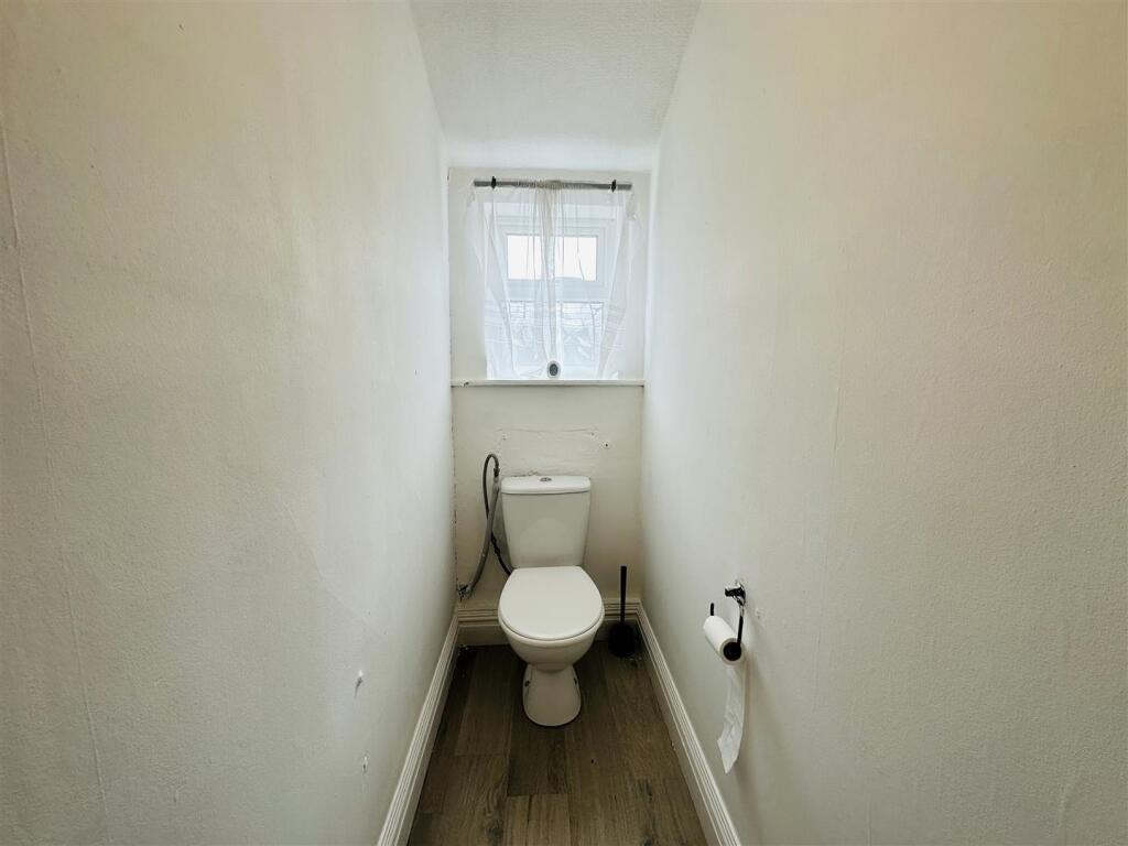 FF WC