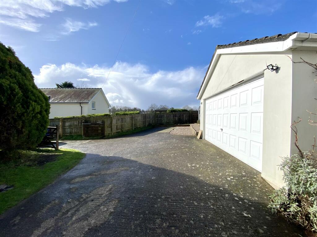 GARAGE