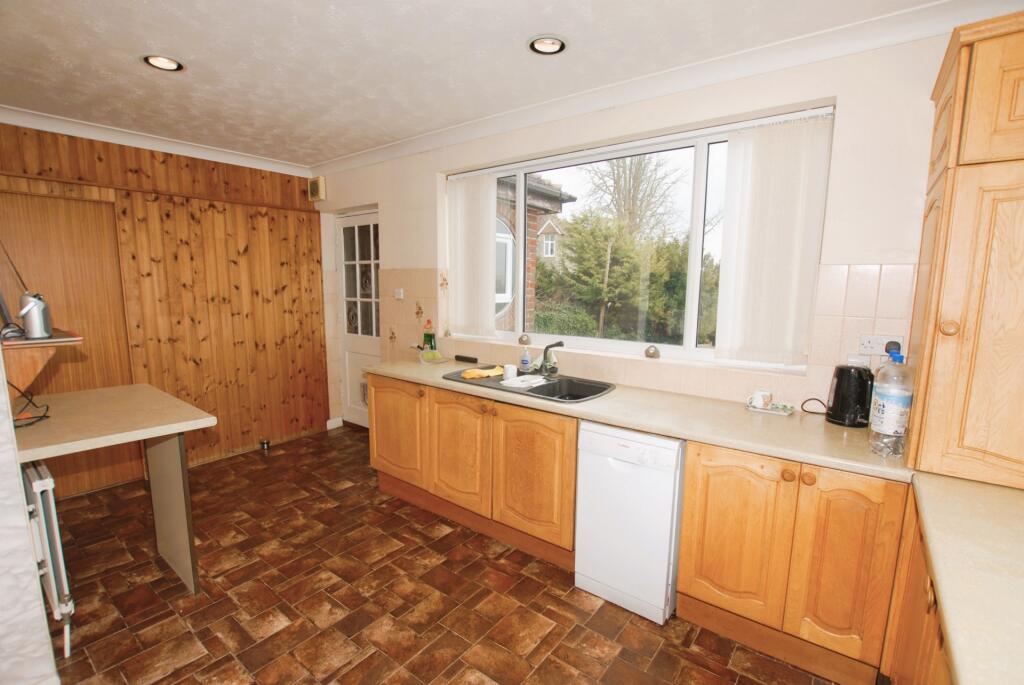 Kitchen/Breakfast rm