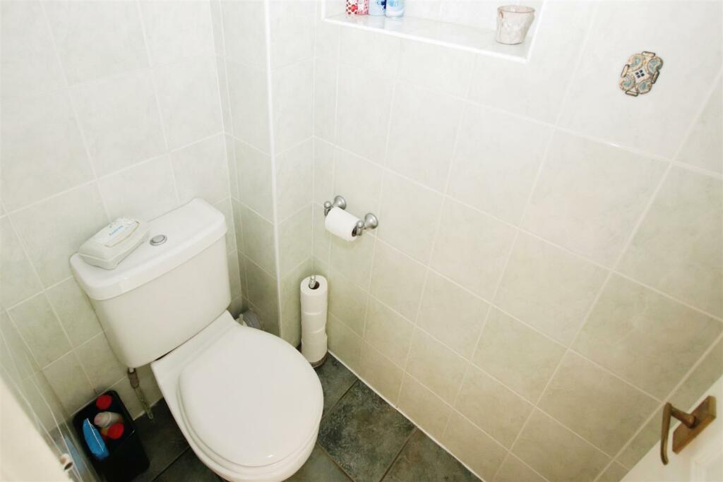 SEPARATE WC