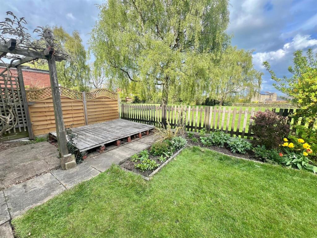 Bramleys Estate Agents - Lidgett Lane - Skelmantho