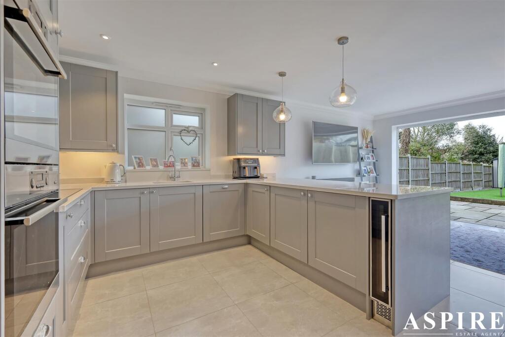 img_2557_31 copy 2.jpg