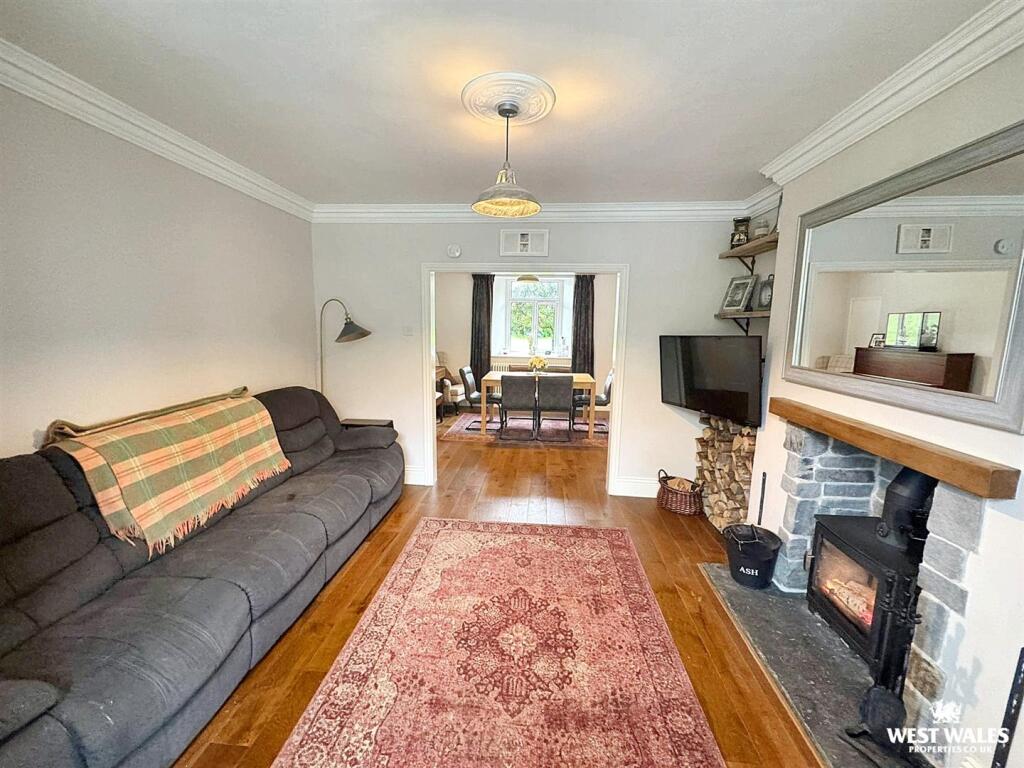 WhatsApp Image 2025-10-01 at 14.45.46 (1).jpg