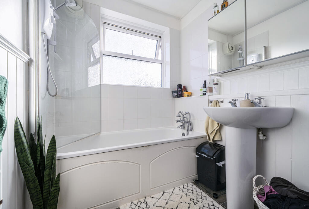 1380477-11-691b03...