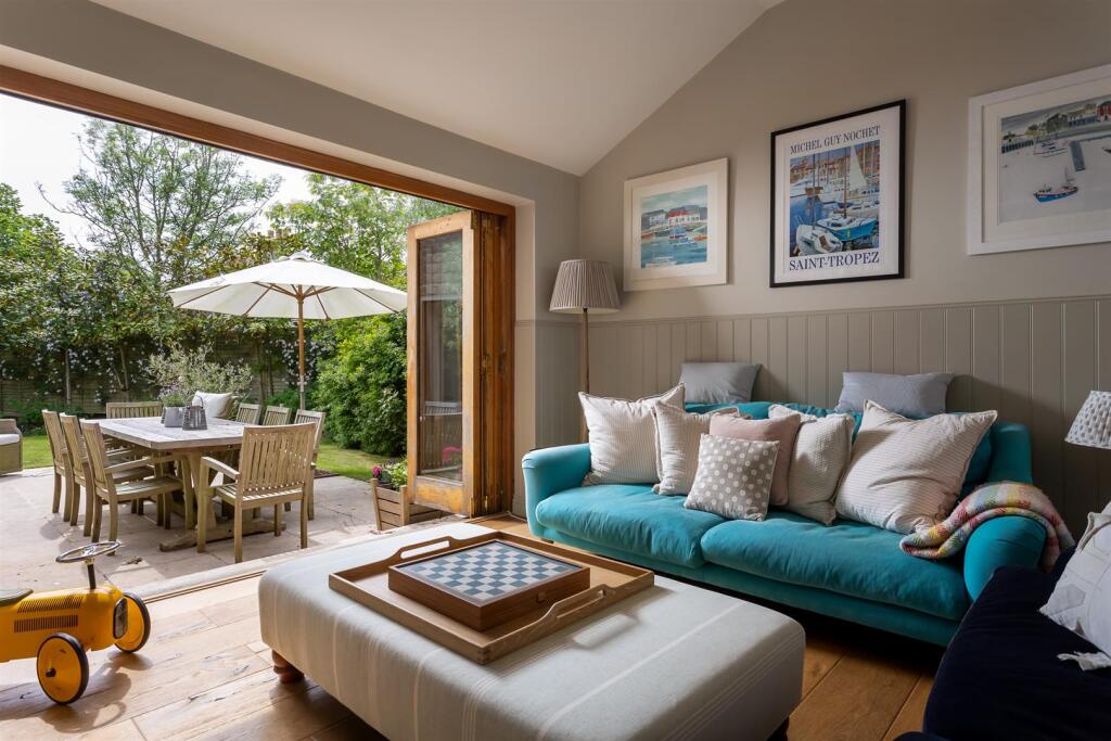 40 - Rowan Tree House - GL7 7EN - Web.jpg