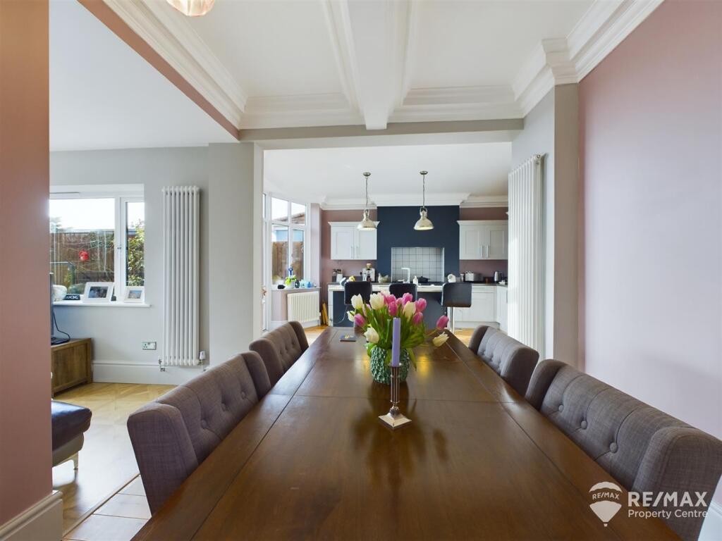 Dining Room (4).jpg