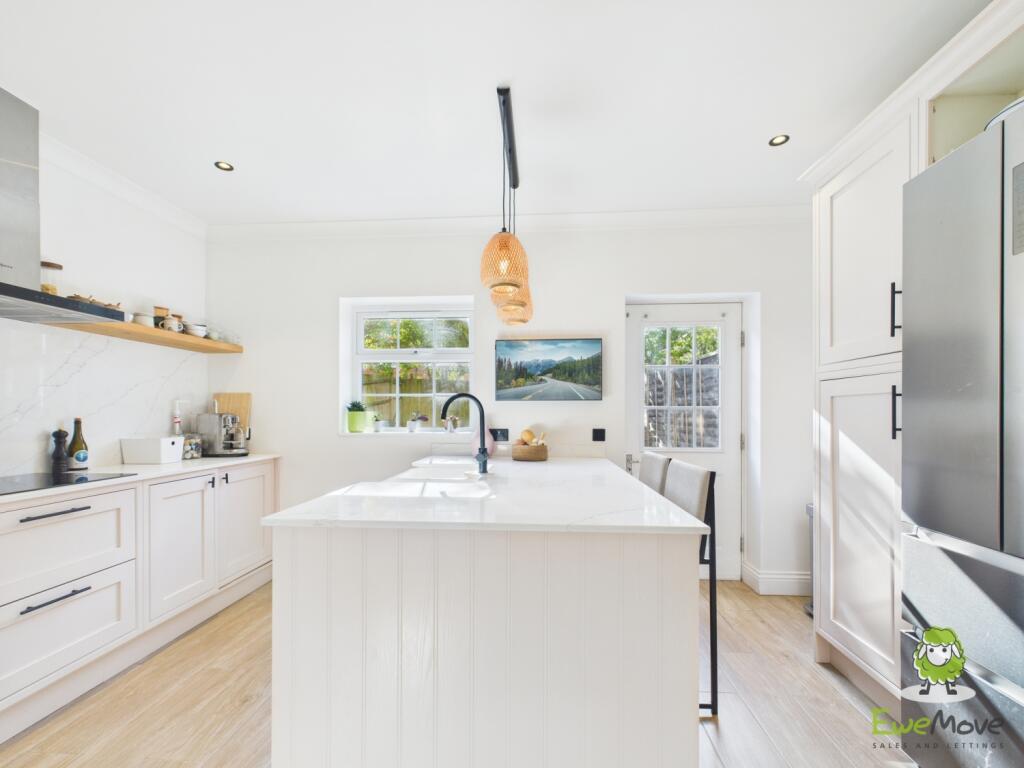 EweMove Estate Agents Basingstoke - Gaiger Avenue 