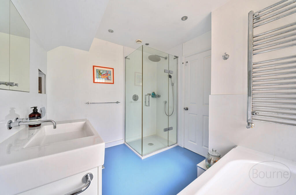 5bb776c2-74cf-417...