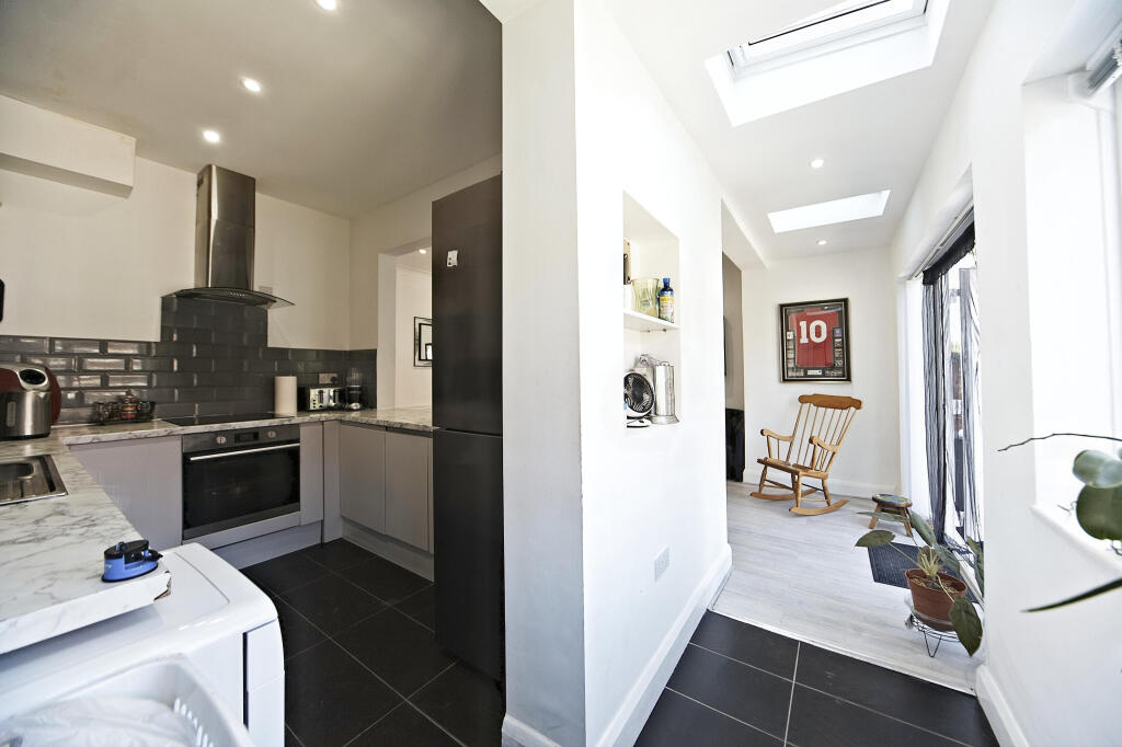 Kitchen &amp; Dining entrance