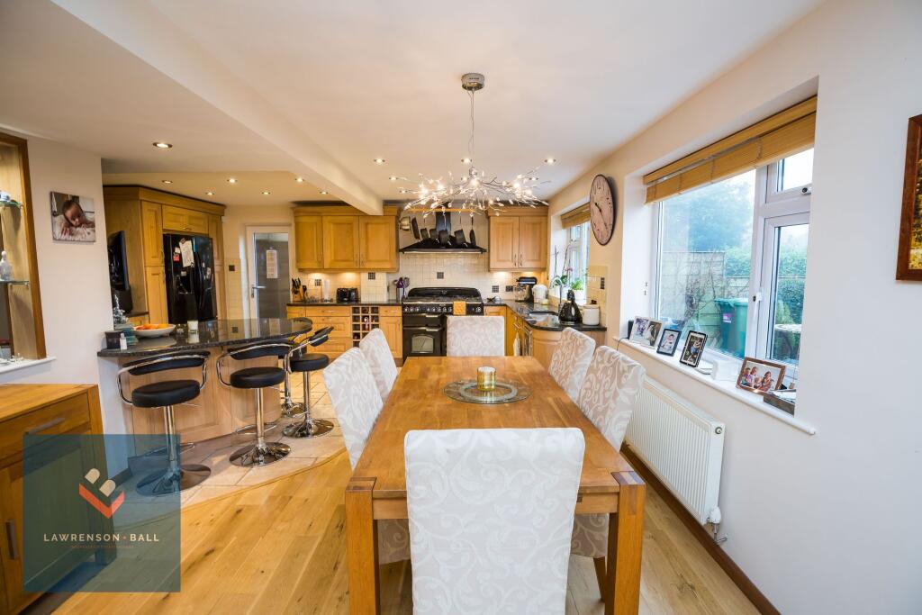 Kitchen/ Family Room